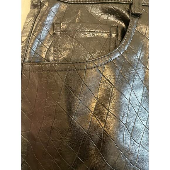 NWT Peacebird quilted black faux leather mini skirt size M *CHECK MEASUREMENTS* - Picture 10 of 15